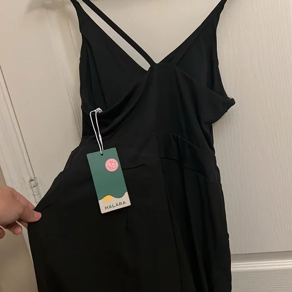 Halara Breezeful™ Backless Side Pocket Wide Leg Slip Jumpsuit Size Medium NWT - Picture 4 of 8
